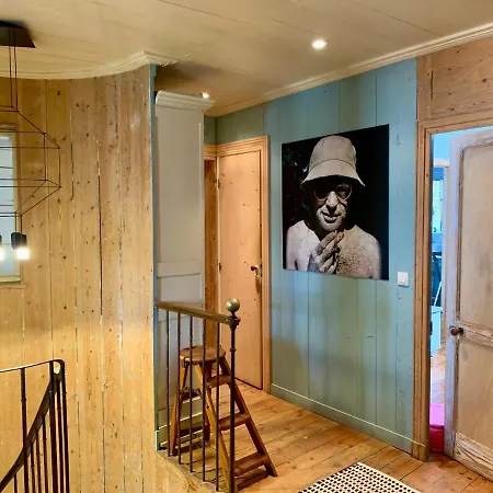 Alojamento de Acomodação e Pequeno-almoço Maison Face Au Soleil 3*