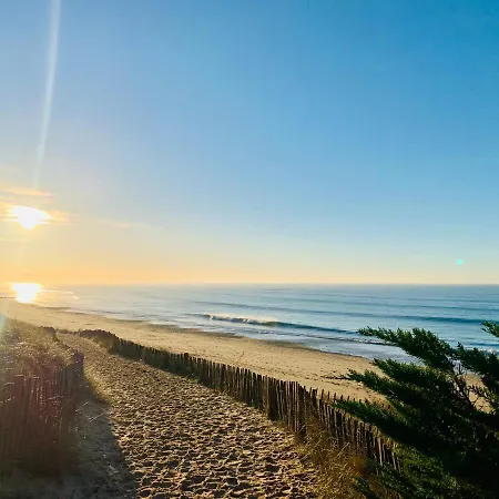 Alojamento de Acomodação e Pequeno-almoço Maison Face Au Soleil Le Bois-Plage-en-Ré