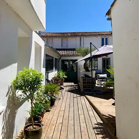 Alojamento de Acomodação e Pequeno-almoço Maison Face Au Soleil