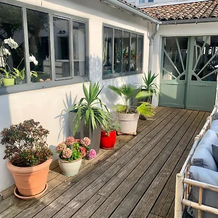 Maison Face Au Soleil Alojamento de Acomodação e Pequeno-almoço 3*