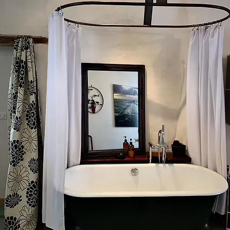 Maison Face Au Soleil