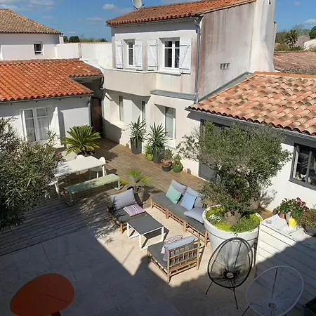 Alojamento de Acomodação e Pequeno-almoço Maison Face Au Soleil 3*