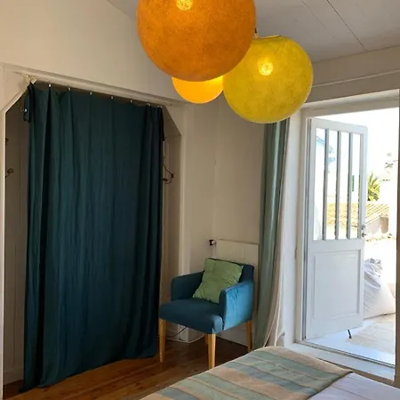 Maison Face Au Soleil Alojamento de Acomodação e Pequeno-almoço 3*