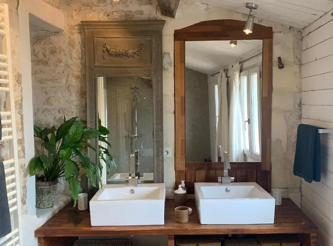 Bed and breakfast Maison Face Au Soleil 3*