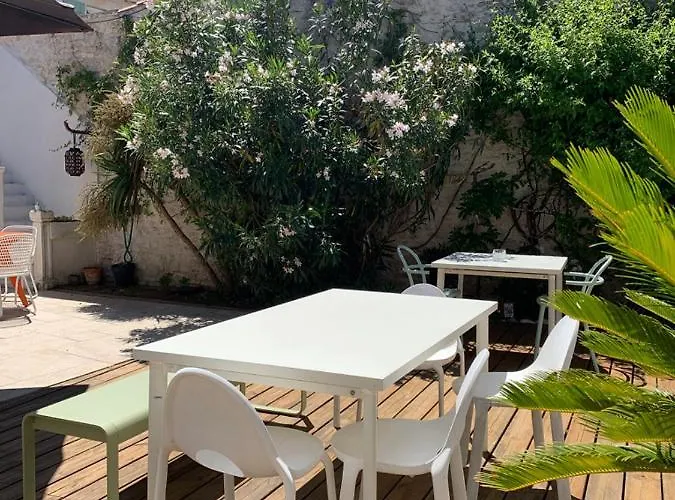 Bed and breakfast Maison Face Au Soleil 3*