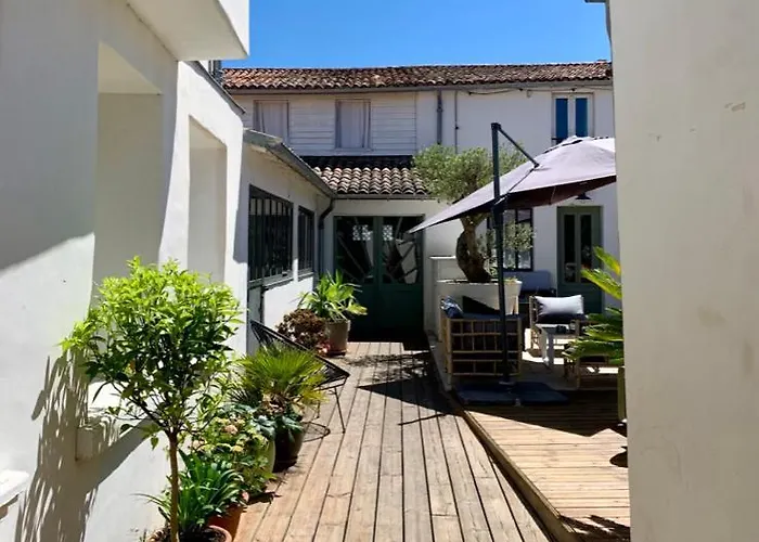 Bed and breakfast Maison Face Au Soleil