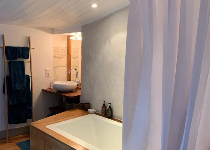 Bed and breakfast Maison Face Au Soleil 3*