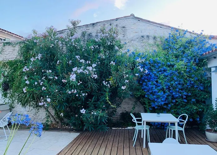 Maison Face Au Soleil Bed and breakfast